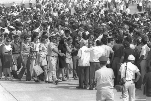 Members of the bereaved families arrive at the memorial service for the Munich massacre victims at Lod Airport in 1972. Photo: Eldan David/Israeli Government Press Office via Flickr.com
