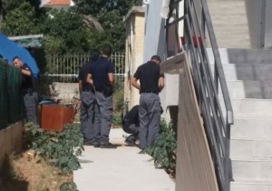 Police at the site of Sunday's rocket-landing in Sderot. Photo: Israel Police.