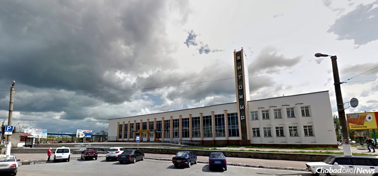 The central train station in Zhitomir, Ukraine, where a Chabad rabbi was attacked on Friday morning. Photo: Wikimapia.