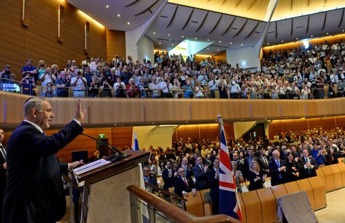 Israeli Prime Minister Benjamin Netanyahu (left) speaks at the Central Synagogue in Sydney, Australia, Feb. 22, 2017. Credit: Haim Zach/GPO.