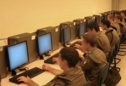 The IDF is set to begin recruiting Jewish youths from abroad to serve in technological roles. (Illustrative photo.) Photo: IDF Spokesperson’s Unit.